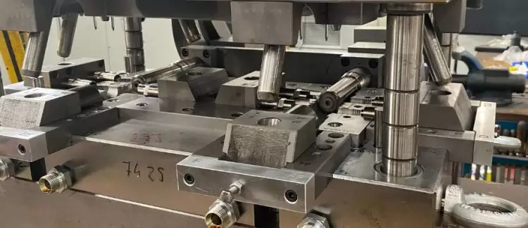 fabricación de piezas plásticas a medida